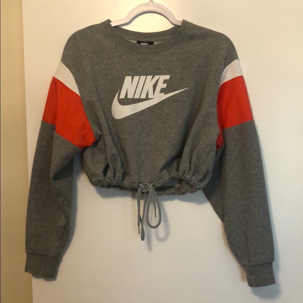 🔥🔥🔥Nike Women's Gray and Red Cropped Sweatshirt